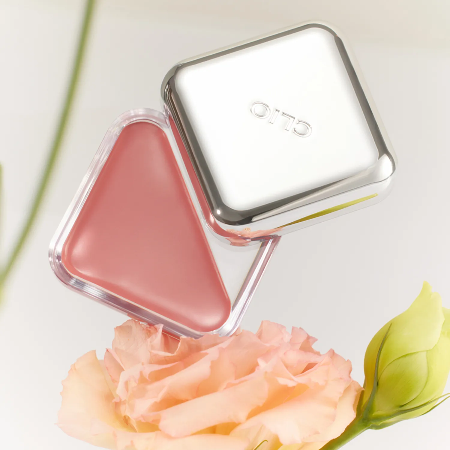 Clio Essential Lipcheek Tap - Image 3