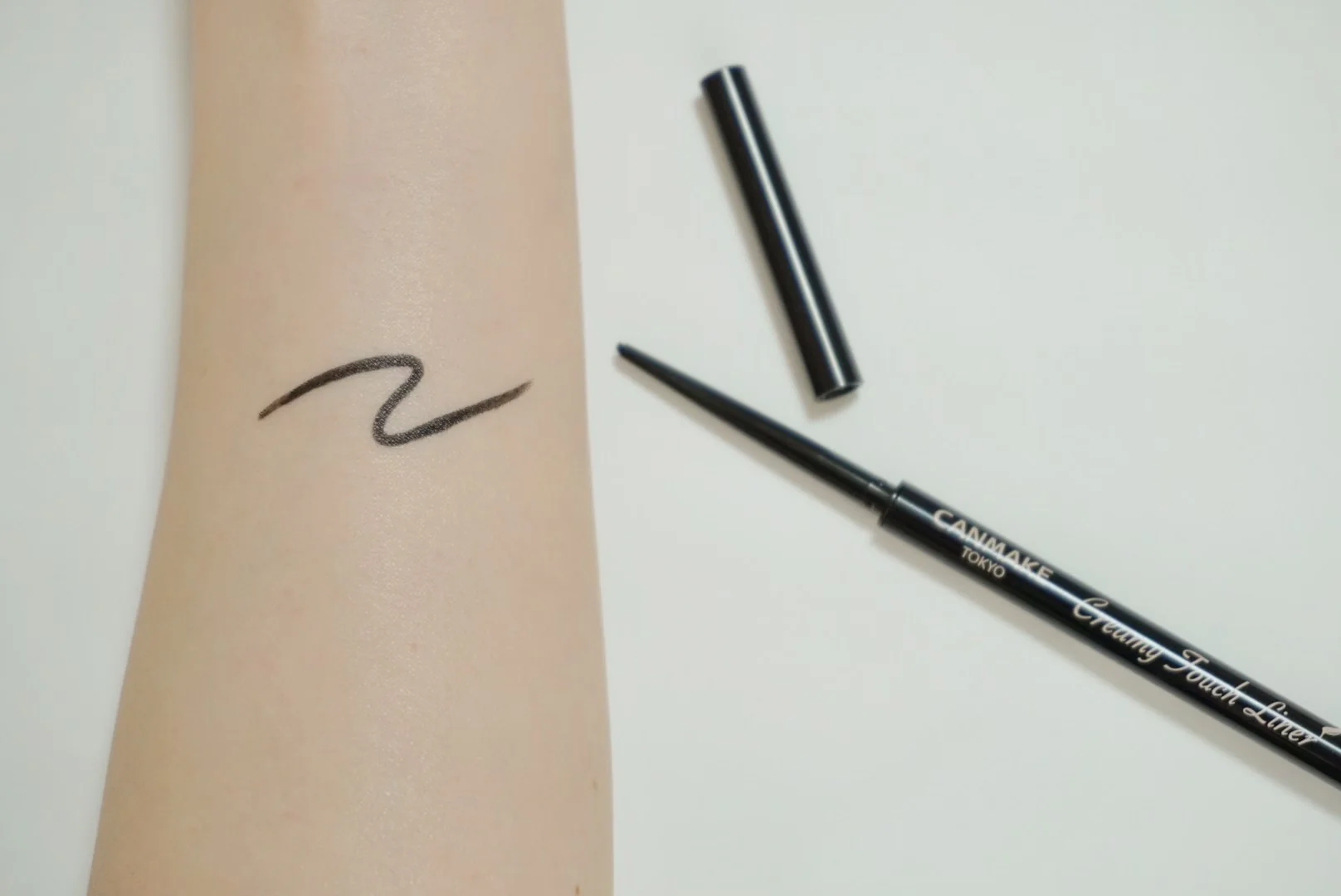 Canmake Creamy Touch Liner 01 Deep Black - Image 3
