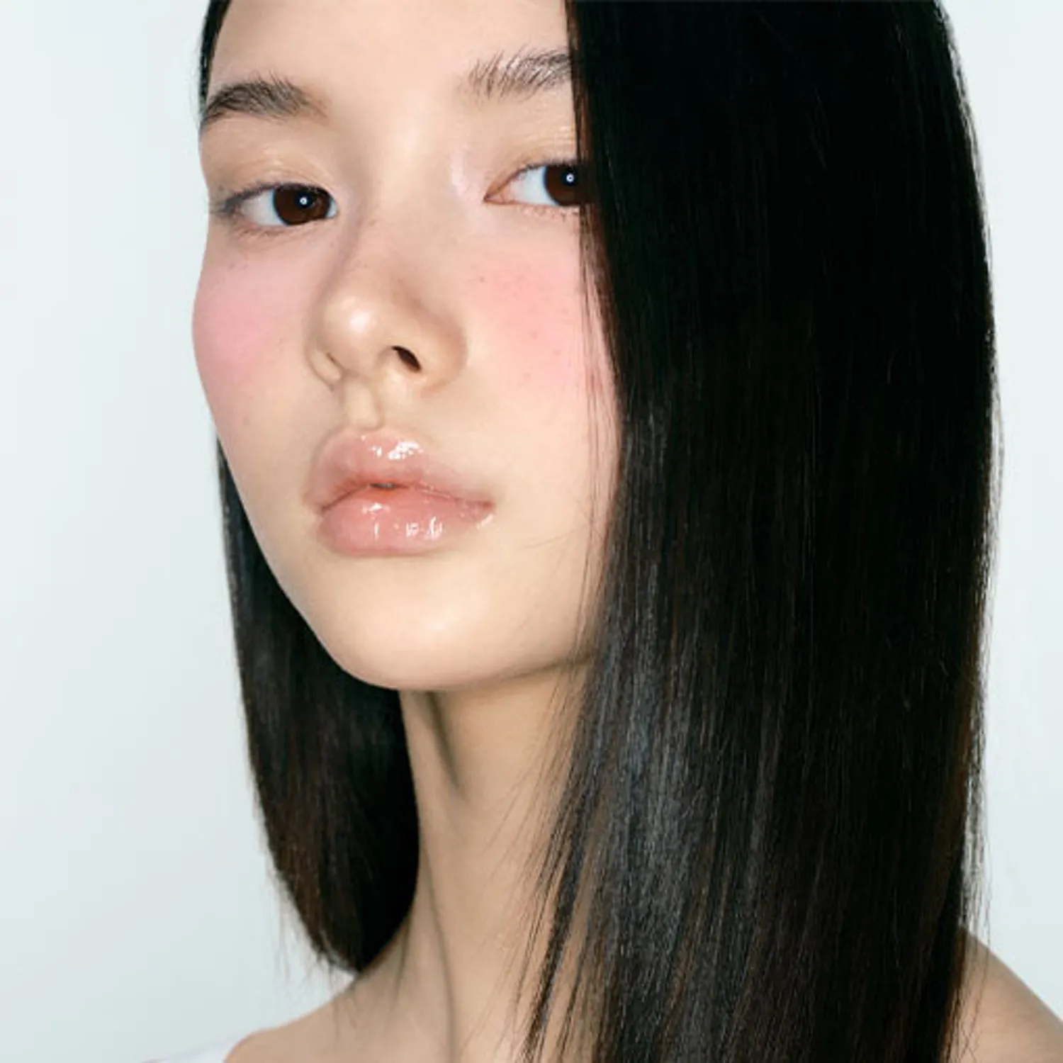 Naming Fluffy Powder Blush - Image 10